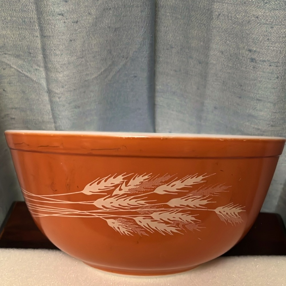Vintage 1970s PYREX Autumn Harvest Wheat Mixing Bowl 403 Orange 2.5 L